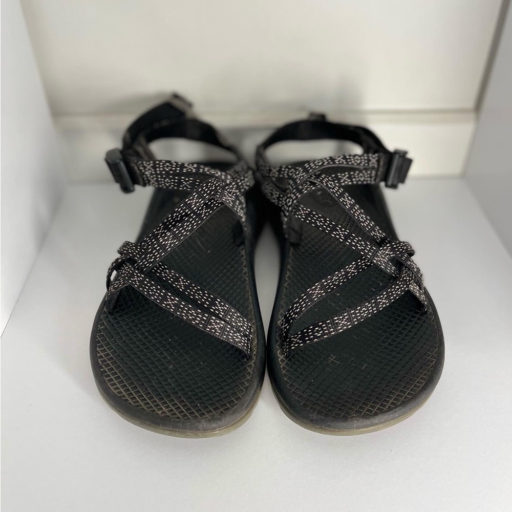 Chacos Youth size 6 womens 7